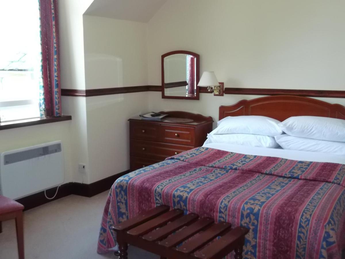 Caledonian Hotel Fort Augustus Exterior foto