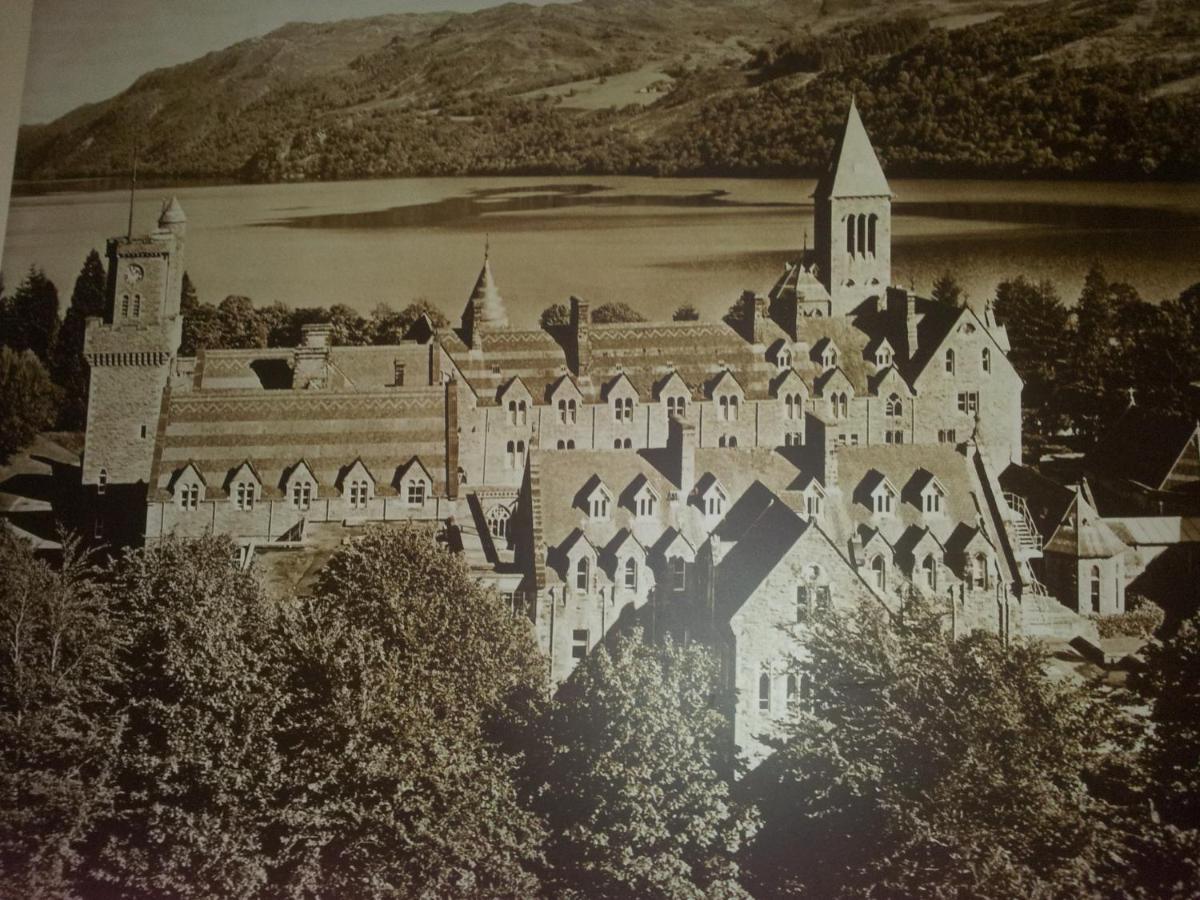 Caledonian Hotel Fort Augustus Exterior foto